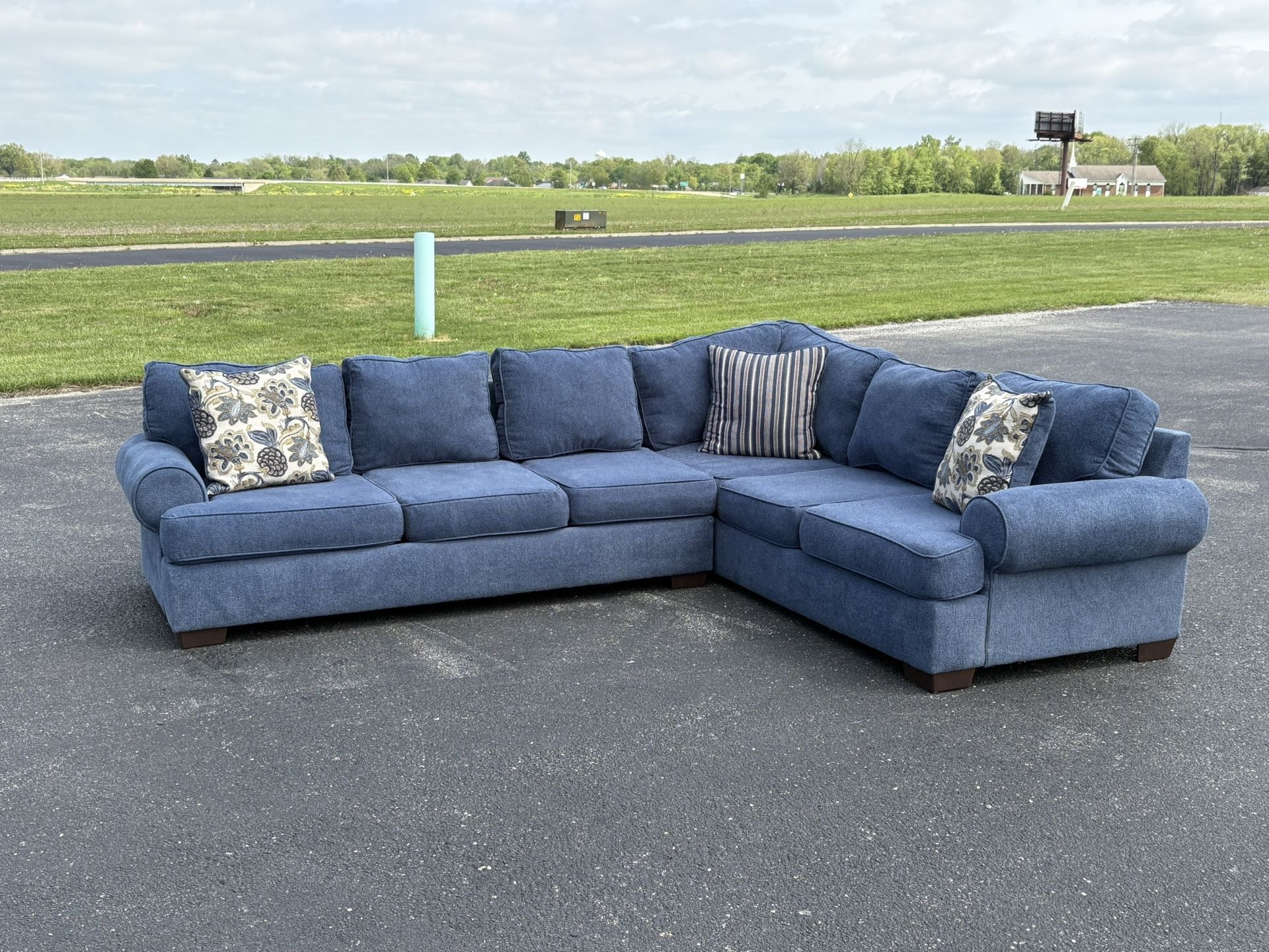 Blue 2 piece sectional (Delivery Available)