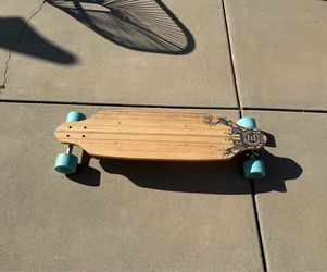 Premium condition Evolve short board