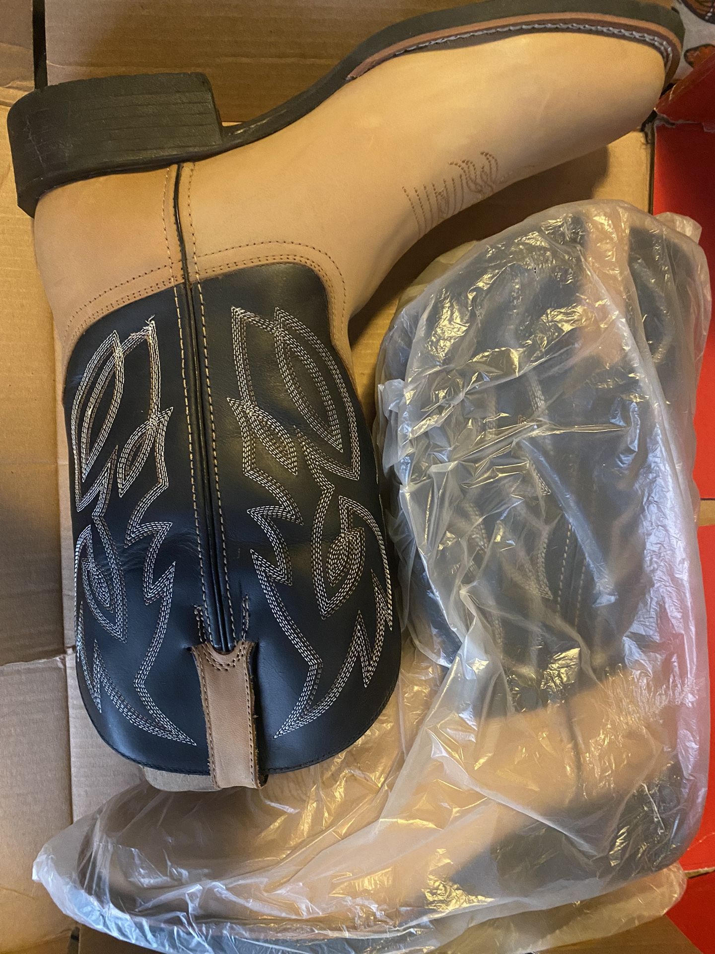 Justin Cowboy Boots Brand New