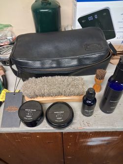 Allen Edmonds shoe polish kit