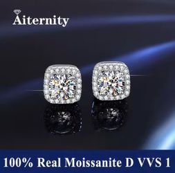 Aiternity Moissanite D VVS1 Halo Stud Earrings
