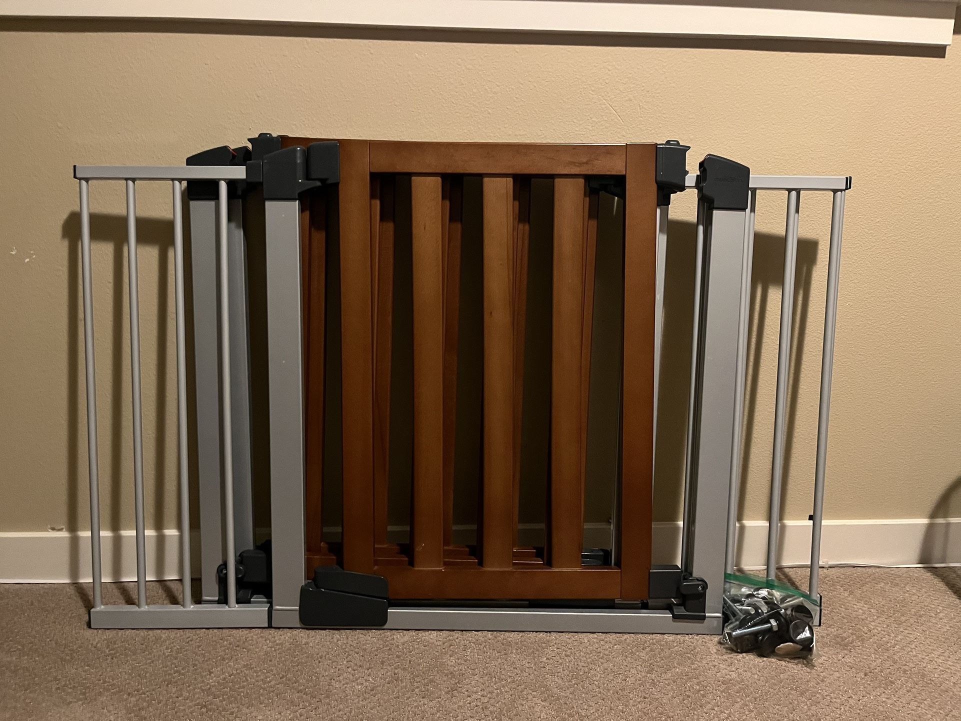 3 Munchkin Auto Close Modern Pressure Mounted Baby Gate for Stairs, Hallways and Doors, Walk Through with Door, Dark Wood and Silver Metal