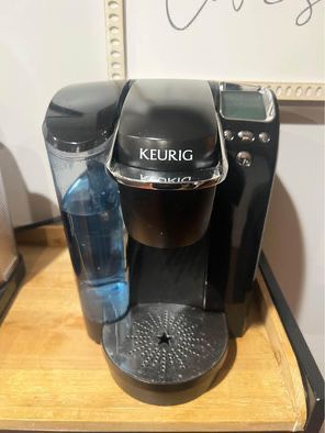 KEURIG Coffee Machine 