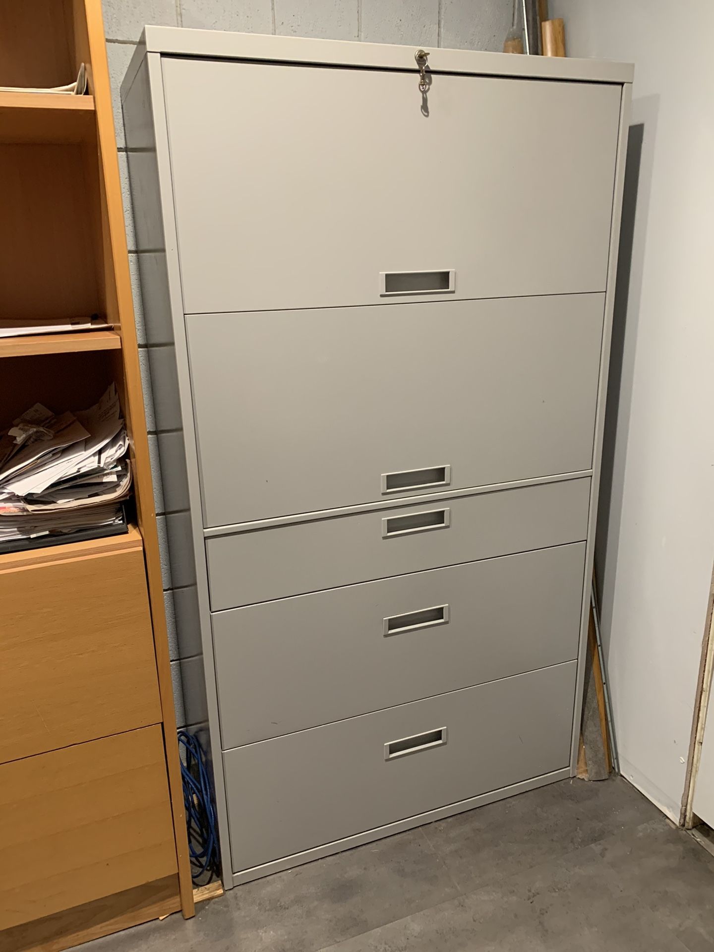 Lateral filing cabinet