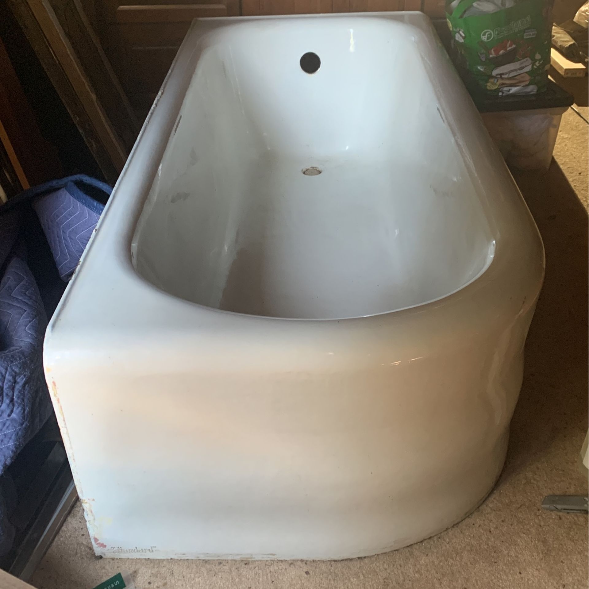 Bathtub - Corner Tub