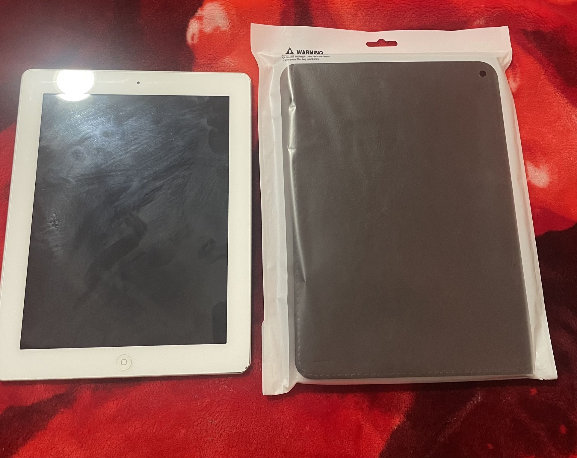 Apple iPad 4th Gen - 64GB (White Model)