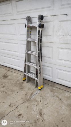 Gorilla Ladder 22 ft. Heavy-Duty Multi-Position Aluminum (GLMPXA-22) - Like New!