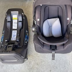 Nuna Car seat 