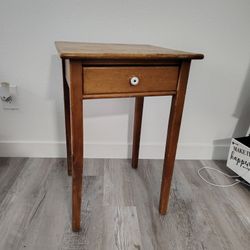Maple Pedestal Accent Side Table w/ Drawer