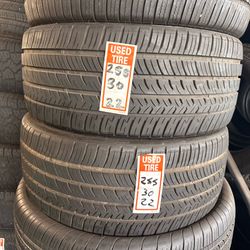255/30/22 two tires like new