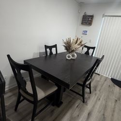 Dinning Table