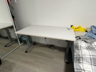 Stand office desk and chair