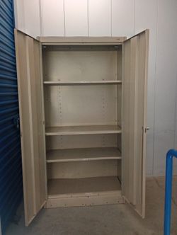 Solid metal storage cabinet With key