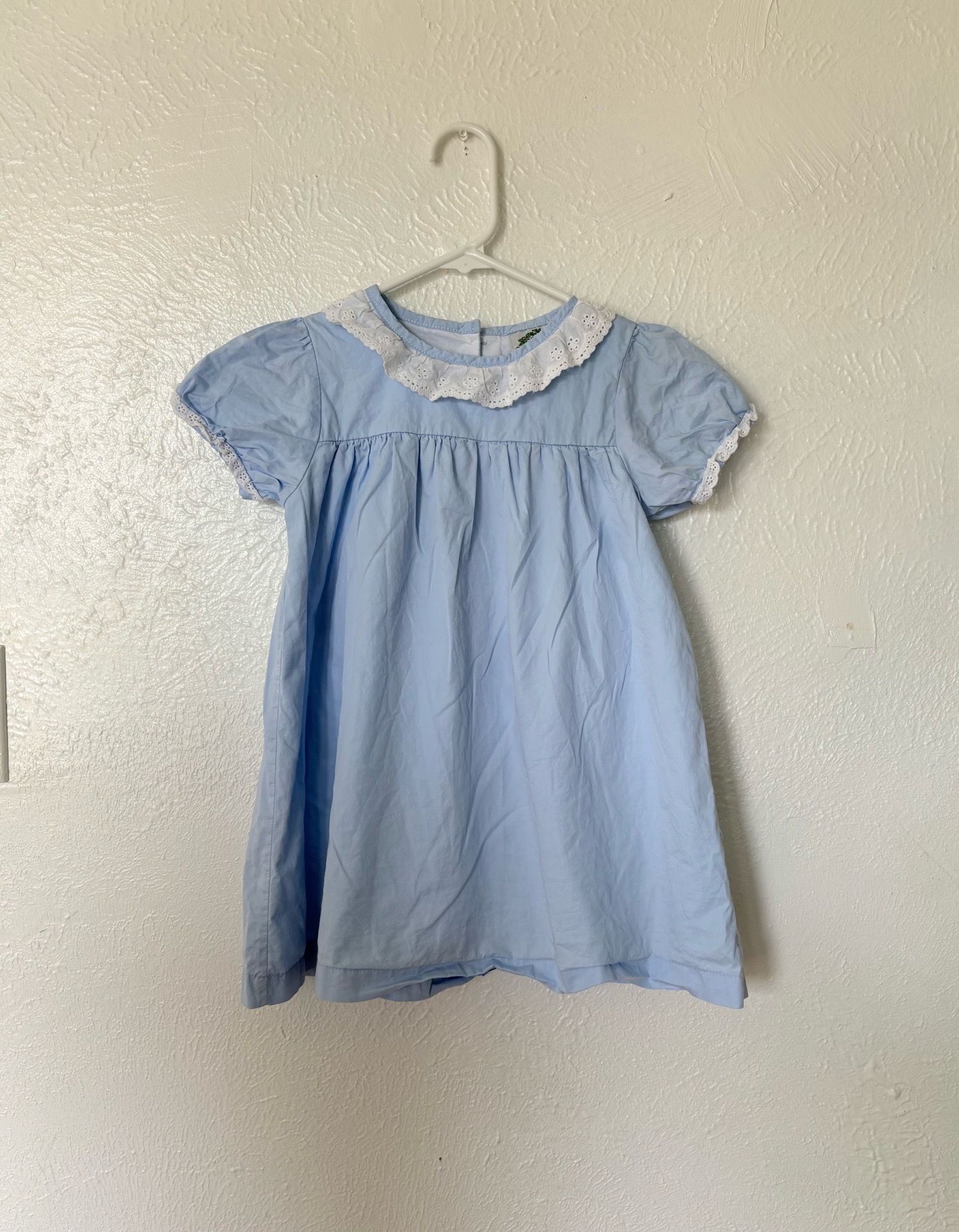C&L girls sweet light blue dress with white lace trim collar size 4T
