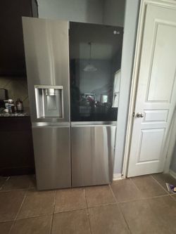 LG InstaView ThinQ Side-by-Side Refrigerator