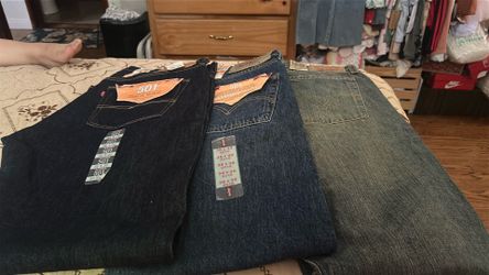 Men’s Levi’s pants