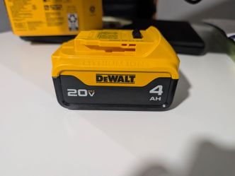DeWalt 4 amp battery with charger