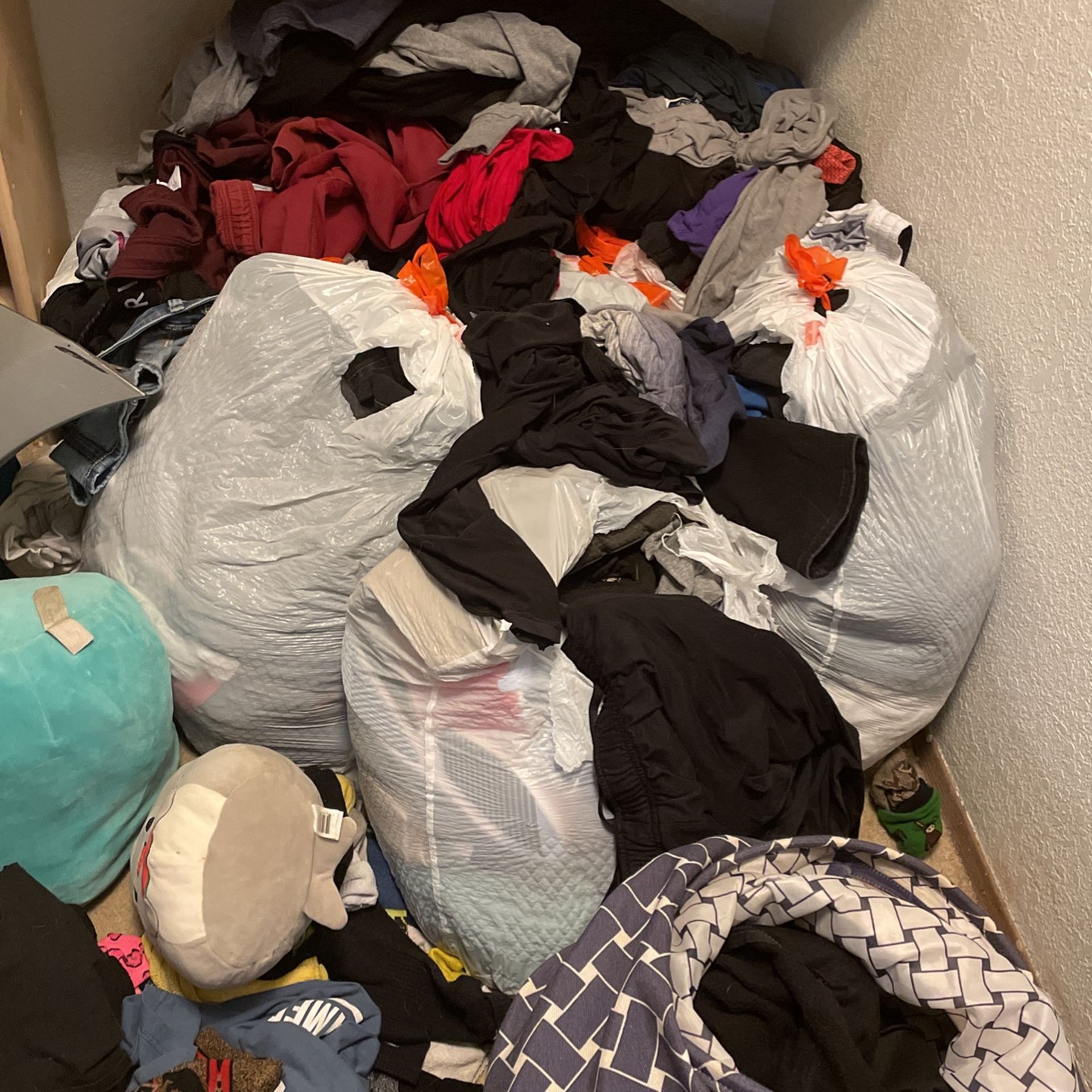 Bag Of Old Clothes for Sale in Bellevue, WA OfferUp