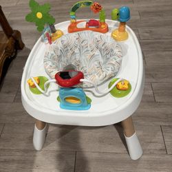 SUPER CLEAN BABY ACTIVITY CENTER/TABLE