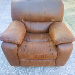 🚨Recliner Chair🚨 (FREE DELIVERY)