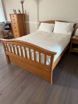 Pottery Barn Kids Style Full Size Bed and Trundle