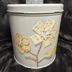 1950’s Vintage Tin/metal Krispy Kan Storage Dri Nob 