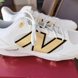 New Balance Fresh Foam Molded Cleats