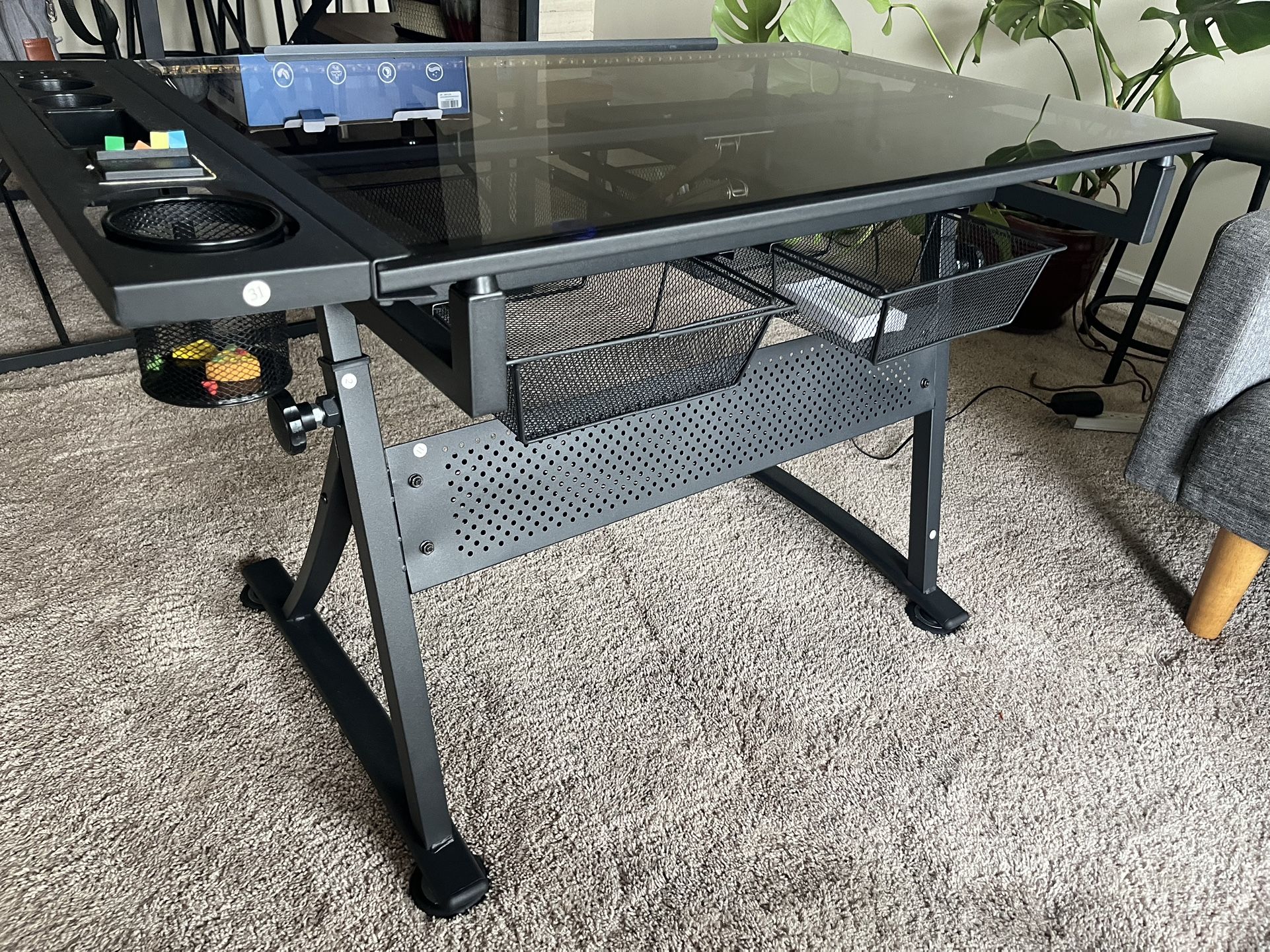 Adjustable Drafting Desk