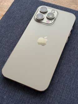 iPhone 16 Pro Max 256GB Carrier Unlocked (Titanium White)