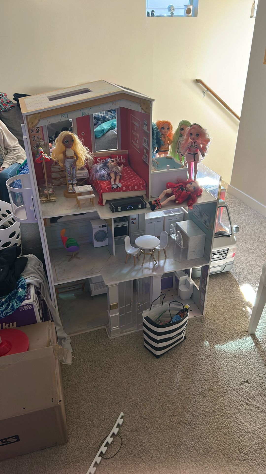 Rainbow High Dollhouse