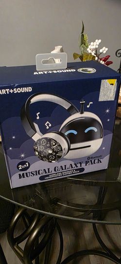 Kids wireless speaker with headphones