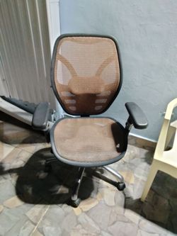 Silla $199.....casa de metal $249