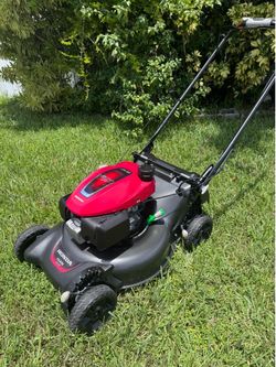 LIKE NEW HONDA HRN 216/170 CC STILL AVAILABLE. DO NOT LOSE YOUR ALMOST LAST CHANCE TO GET THIS BEAUTIFUL SELF-PROPELLED WITH DOUBLE BLADES CUTTING PER