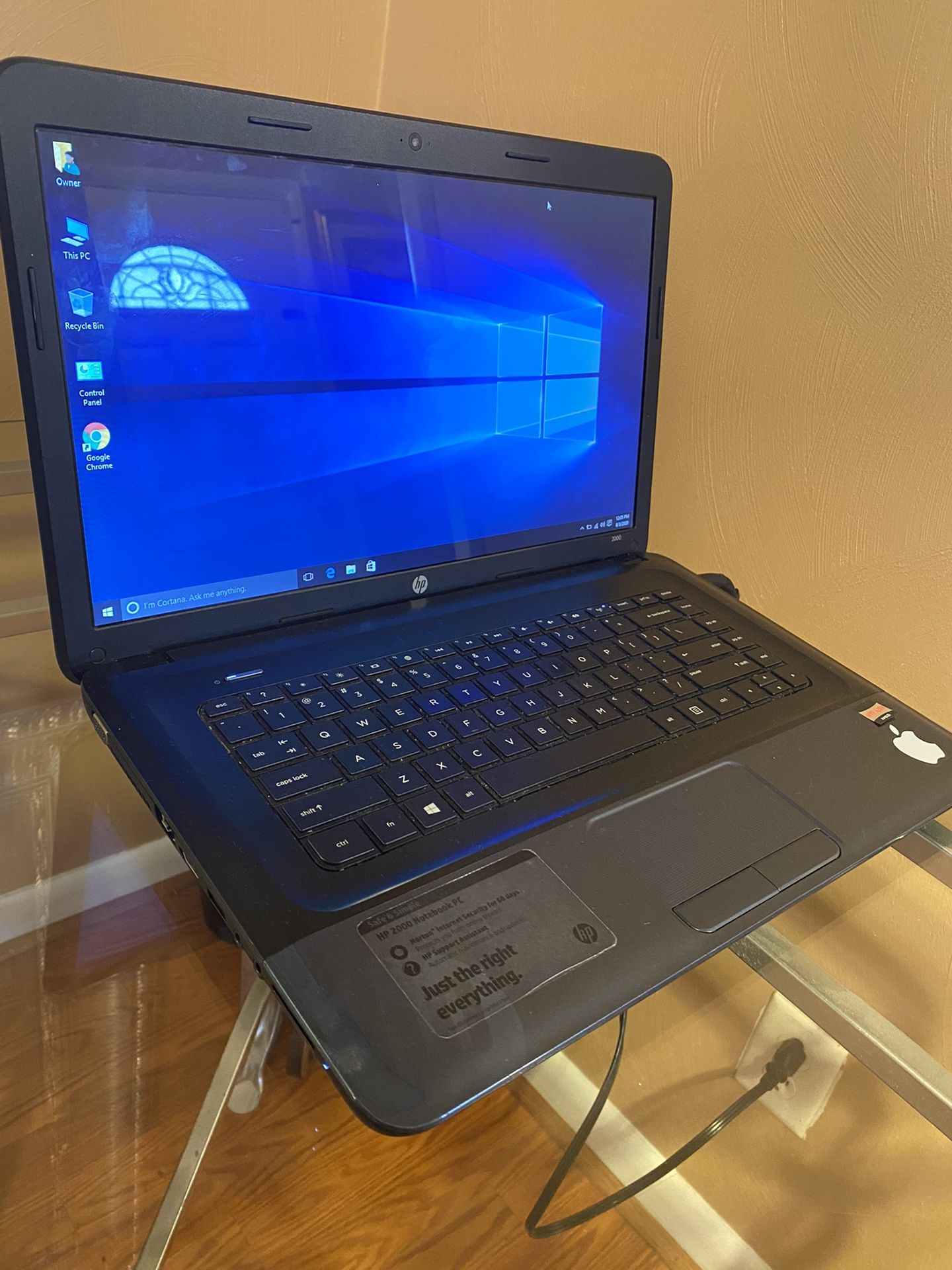 HP 2000 notebook PC (Windows 10 pro, MS office 2007 professional suite) HDMI, VGA