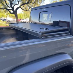 Jeep Gladiator Bed Cover