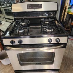 GE Stove 