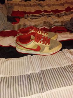 Men's Nike dunks size 10.5