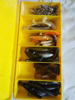 FISHING LURES SILICONE SET ARTFICIAL AND FISHING HOOKS