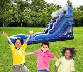 Water slide // bounce house