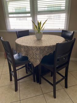 Round Counter-Height Dining Table with 4 Chairs