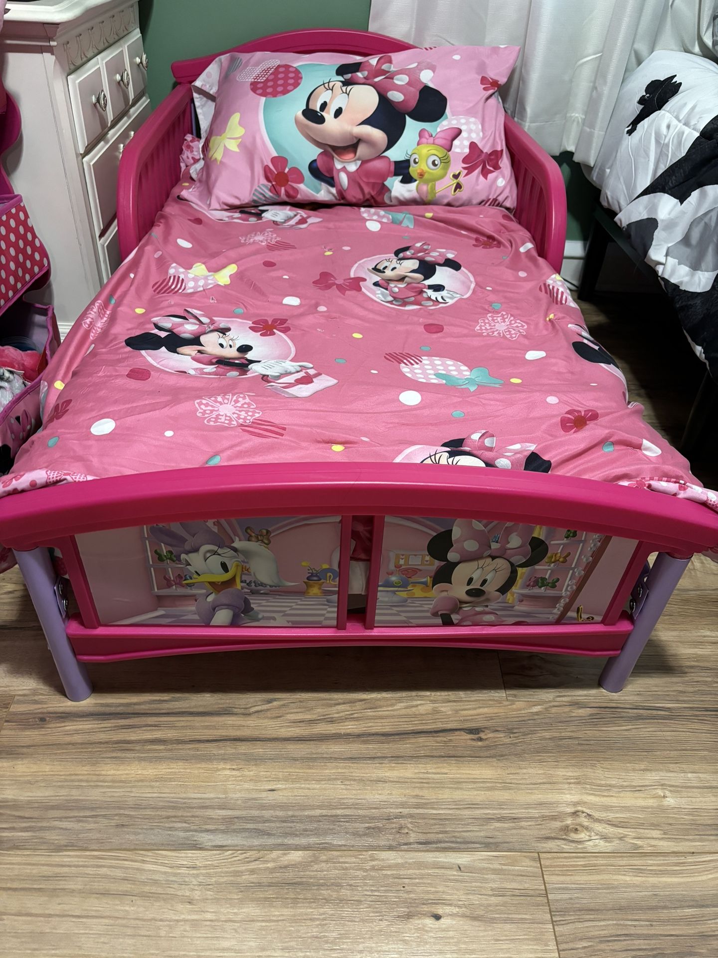 Bed & Toy Bins