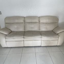 Sofa .