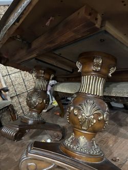 Dinning table with chairs