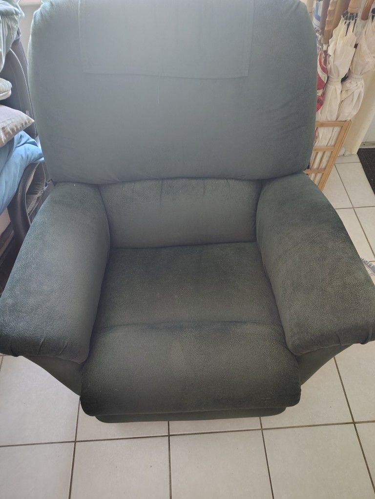 Lazy Boy Luxury Lift Recliner
