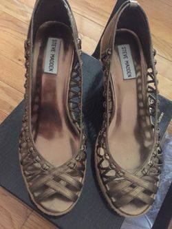 Steve Madden Erica women’s brass/brown espadrille wedges