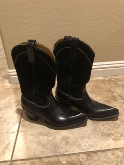 Woman’s Cowboy Boot 6-6.5