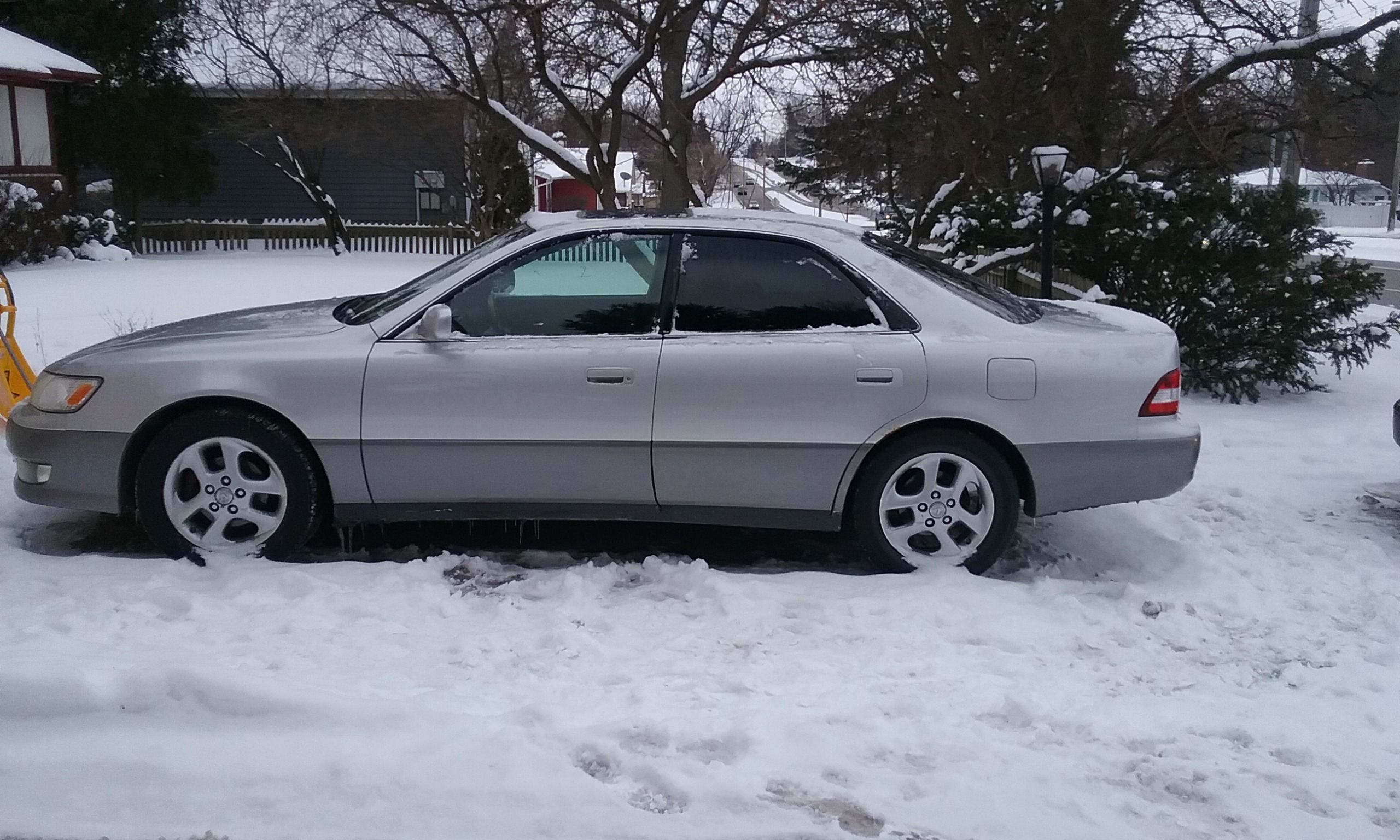 2001 Lexus $2,500