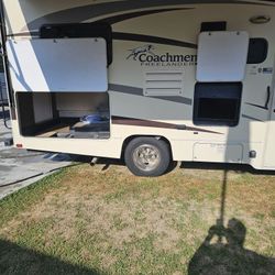 2016 Coachmen Freelander 21QB Xmas Special 