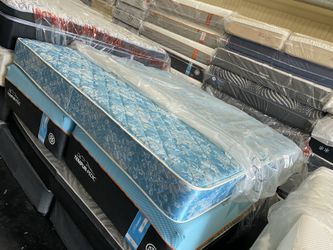 King size mattress with box spring