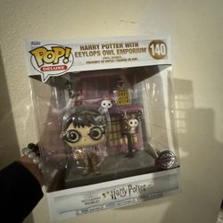 Harry Potter With Eeylops Owl Emporium Funko Pop Exclusive #140 